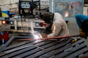 Gobierno Municipal repara trinchera pluvial en la colonia Playón Sur