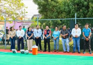 Programa Plastideporte renueva cancha en Nanchital y fortalece espacios para la juventud