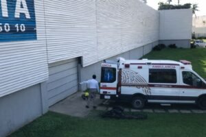 Trabajador pierde la vida tras presunta caída en plaza Torres Teatro de Coatzacoalcos