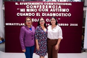 Conferencia en Minatitlán promueve conciencia sobre el Espectro Autista