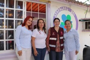 Presidenta del DIF Coatzacoalcos visita estancia de adultos mayores “Apapachos del Corazón”