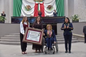 Congreso entrega Medalla Adolfo Ruiz Cortines 2025 a María Luisa Bandala