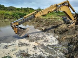 Reparan fuga y restablecen gradualmente el servicio de agua en 10 colonias de Coatzacoalcos