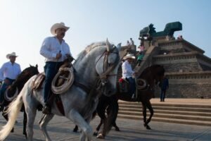 Respalda cabalgata militar Pedro Miguel Rosaldo en Coatzacoalcos