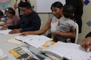 DIF Coatzacoalcos e IVEA imparten curso para certificar primaria y secundaria