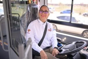 Jennifer Carrillo, entre las primeras mujeres operadoras del sistema Quetzalli en Coatzacoalcos