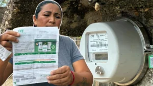 Denuncia minatitleca cobro excesivo de CFE; le cortan la luz por adeudo de 11 mil pesos