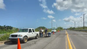 Colocan topes en carretera de Cánticas tras presión ciudadana por accidente fatal