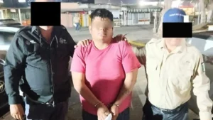 Detienen a hombre por presunta posesión de estupefacientes en Minatitlán