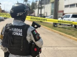 Grupo criminal se atribuye ataque a financiera en Coatzacoalcos; investigan múltiple homicidio