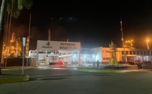 Muere trabajador en refinería de Minatitlán tras presunto infarto