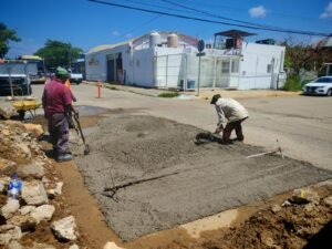 Avanza rehabilitación de vialidades en Coatzacoalcos con concreto hidráulico