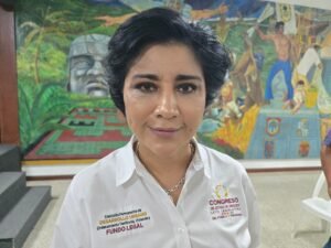 Hospitales, ayuntamientos y Bancos del Bienestar operan sin escrituras en Veracruz