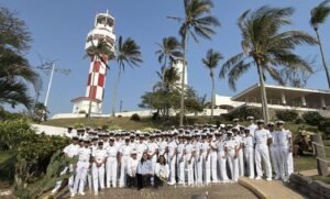 Cadetes de la Heroica Escuela Naval Militar arriban a Coatzacoalcos para fortalecer su formación