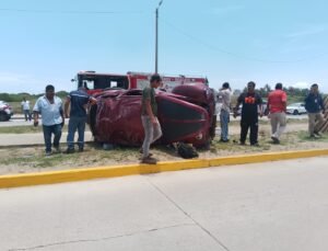 Cuatro lesionados tras fuerte accidente en el malecón de Coatzacoalcos