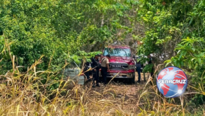 Localizan cinco vehículos abandonados cerca de la autopista Cosoleacaque–Nuevo Teapa