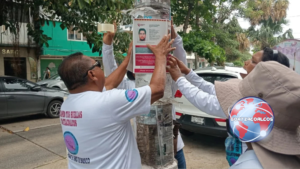 Familias buscan a más de 80 personas desaparecidas en Veracruz; recorren municipios para difundir fichas