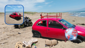Guardavidas localizan vehículo abandonado y vandalizado en playas de Coatzacoalcos