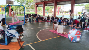 Promueven bienestar emocional con jornada de yoga para el cuidado de la salud mental