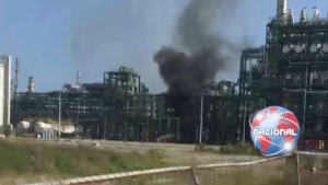 Incendio en la Refinería Olmeca de Dos Bocas es controlado; Pemex reporta saldo blanco