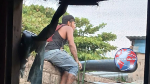Vecinos de la colonia Miguel Hidalgo alertan por sujeto que brinca entre viviendas en Coatzacoalcos