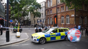 Mujer hiere a cuatro hombres con unas tijeras en Londres; autoridades descartan terrorismo