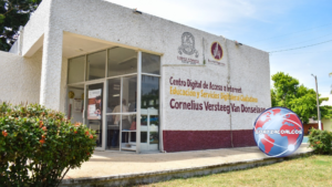 Intentan balear a vigilante en biblioteca de la colonia El Tesoro