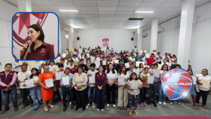 Entregan 80 certificados de primaria y secundaria en Coatzacoalcos