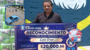 Gerente de supermercado salva a niña de ser atropellada en Puebla