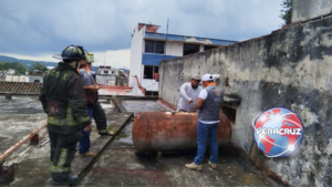 Evacuan a 2 mil personas por fuerte olor asociado a gas LP en el centro de Xalapa